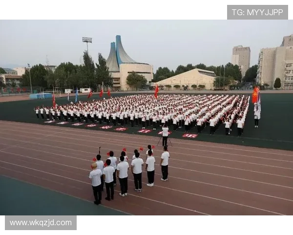 篮球梦想与拼搏之路如何成就运动员的辉煌人生与球场上的荣耀时刻