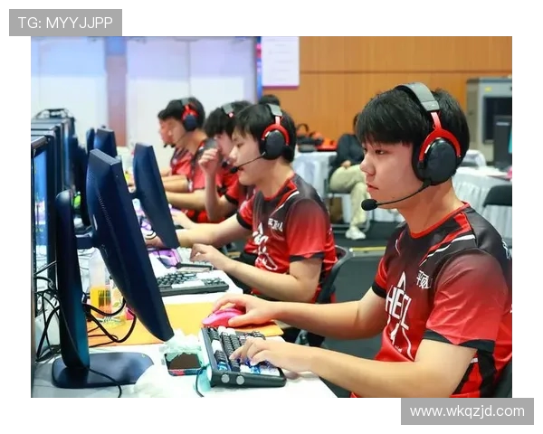 电竞赛事激烈对决精彩纷呈即时比分更新分析与赛况回顾