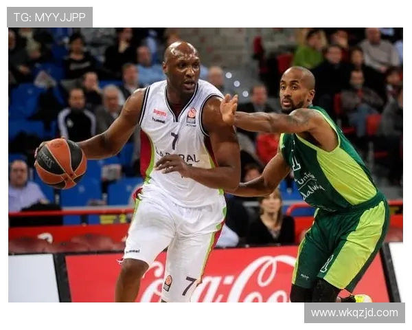 尤尼卡加与巴斯克的激烈对决展现篮球魅力与团队精神的巅峰较量 尤尼卡加与巴斯克的激烈对决展现篮球魅力与团队精神的巅峰较量